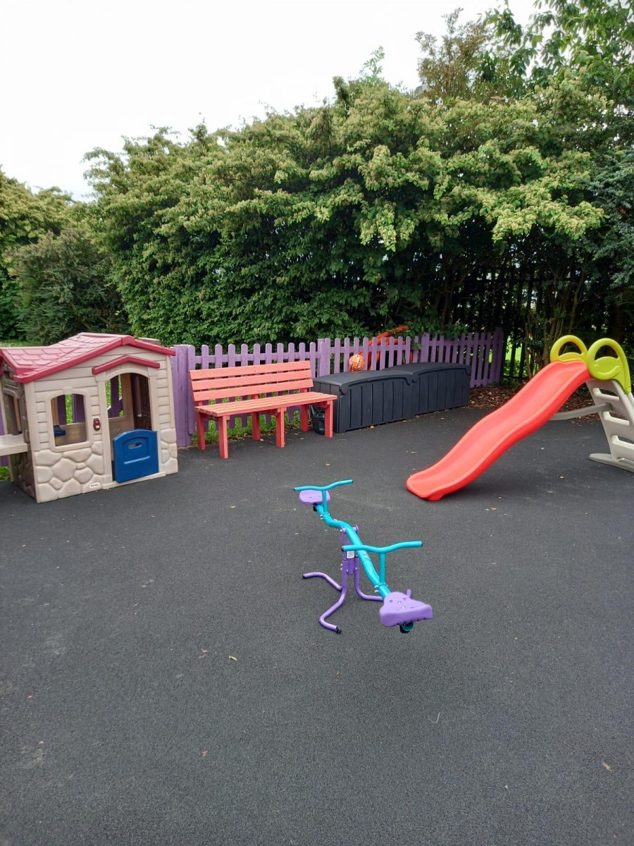 Outside play at Wigmore Under Fives pre-school, Luton